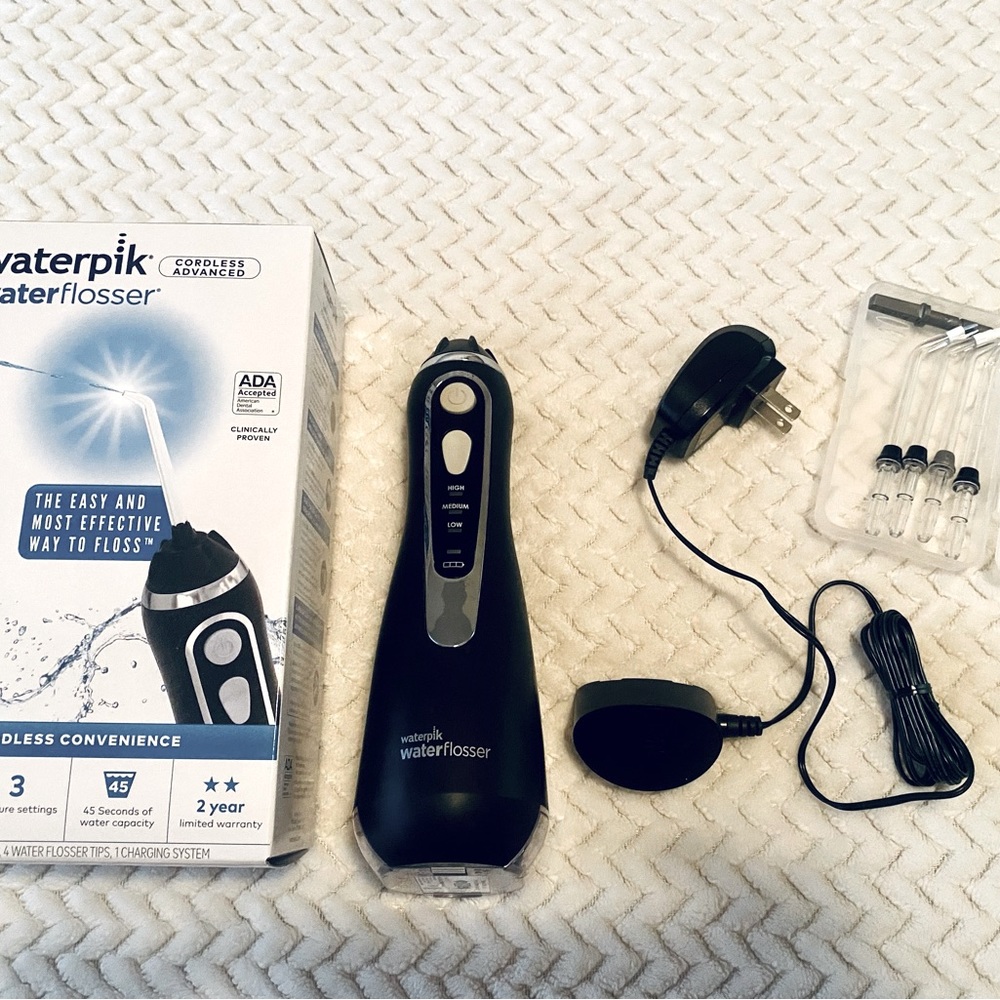 Professional Cordless Advanced Water Flosser, WP-562 Black